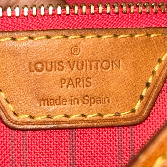 Louis Vuitton Limited Edition V Neverfull MM - Picture 2 of 16